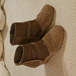 Toms Zip booties